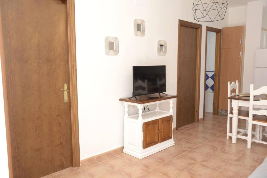 Apartamento Elena - Solo Familias Y Parejas Conil De La Frontera Exterior photo
